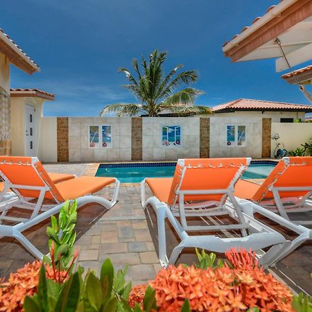 Villa Swiss Paradise With Private Pool Palm Beach Exteriör bild