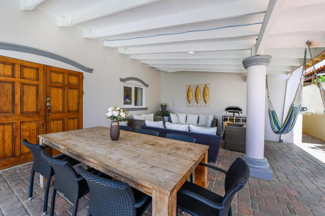 Villa Swiss Paradise With Private Pool Palm Beach Exteriör bild