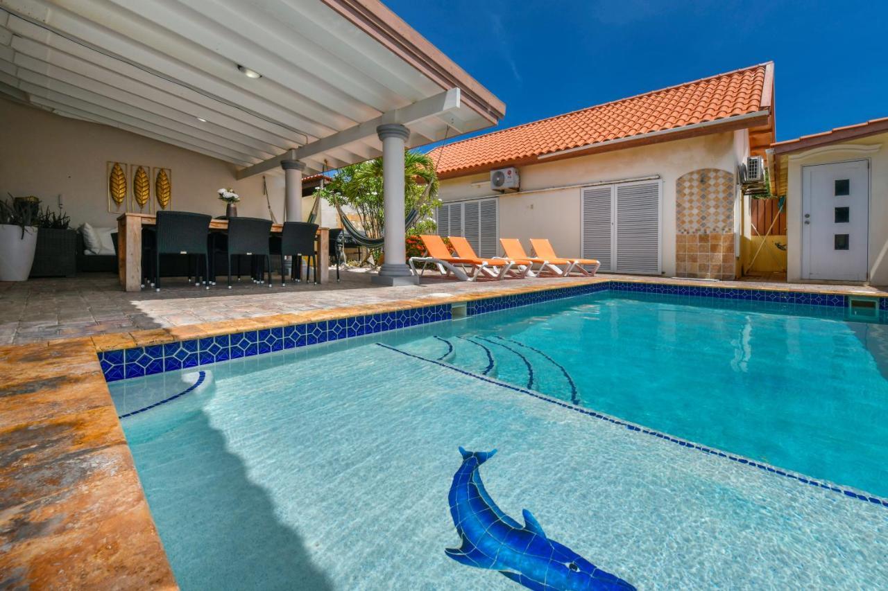 Villa Swiss Paradise With Private Pool Palm Beach Exteriör bild