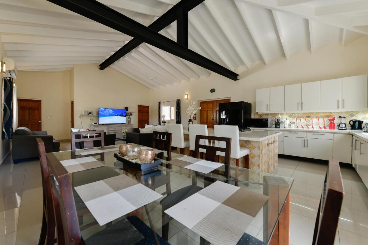 Villa Swiss Paradise With Private Pool Palm Beach Exteriör bild