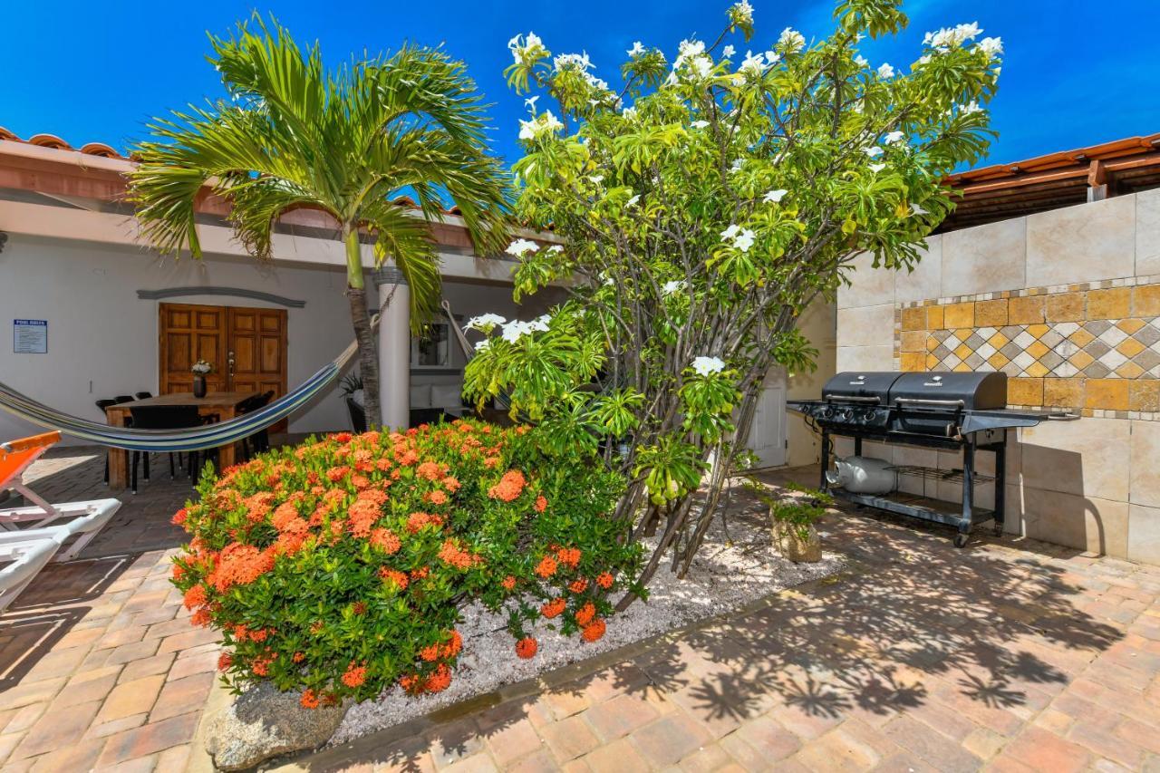 Villa Swiss Paradise With Private Pool Palm Beach Exteriör bild