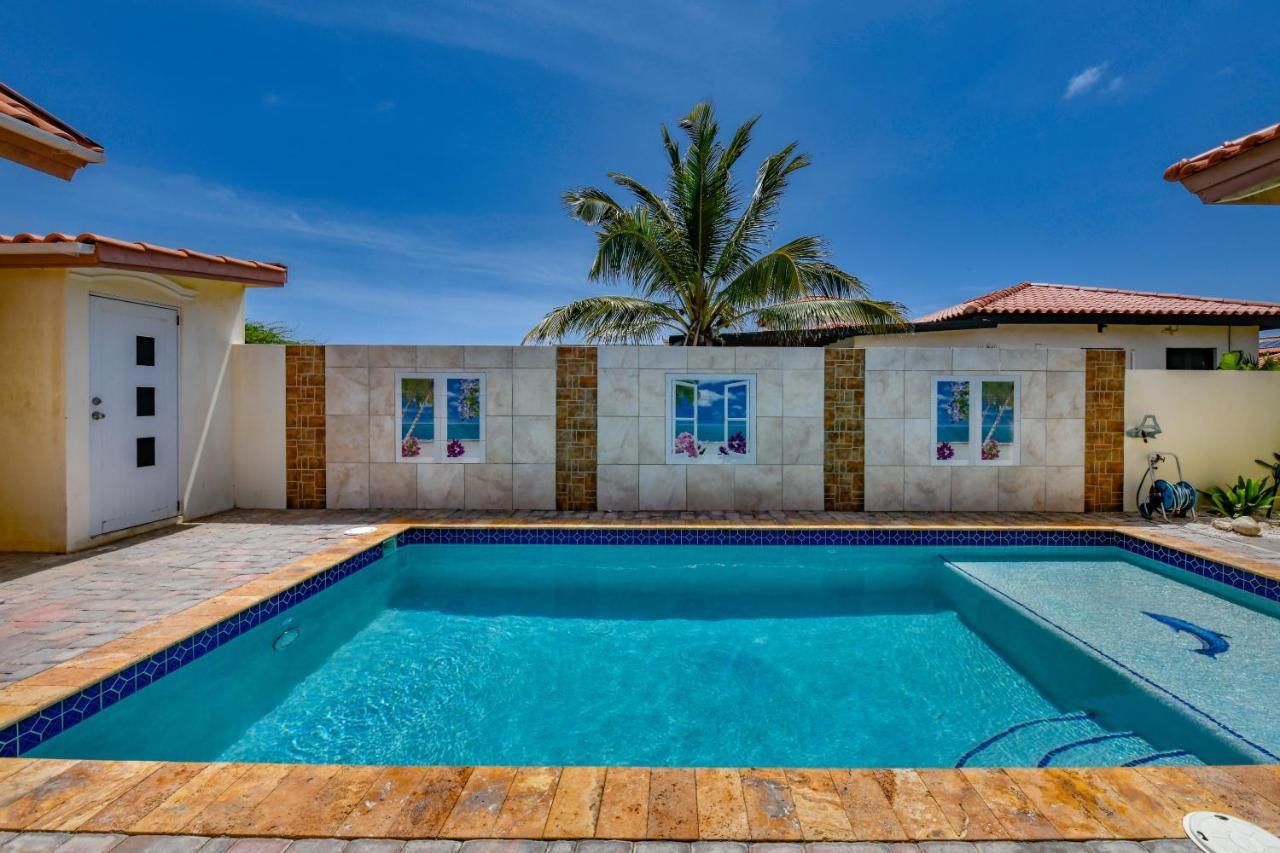 Villa Swiss Paradise With Private Pool Palm Beach Exteriör bild