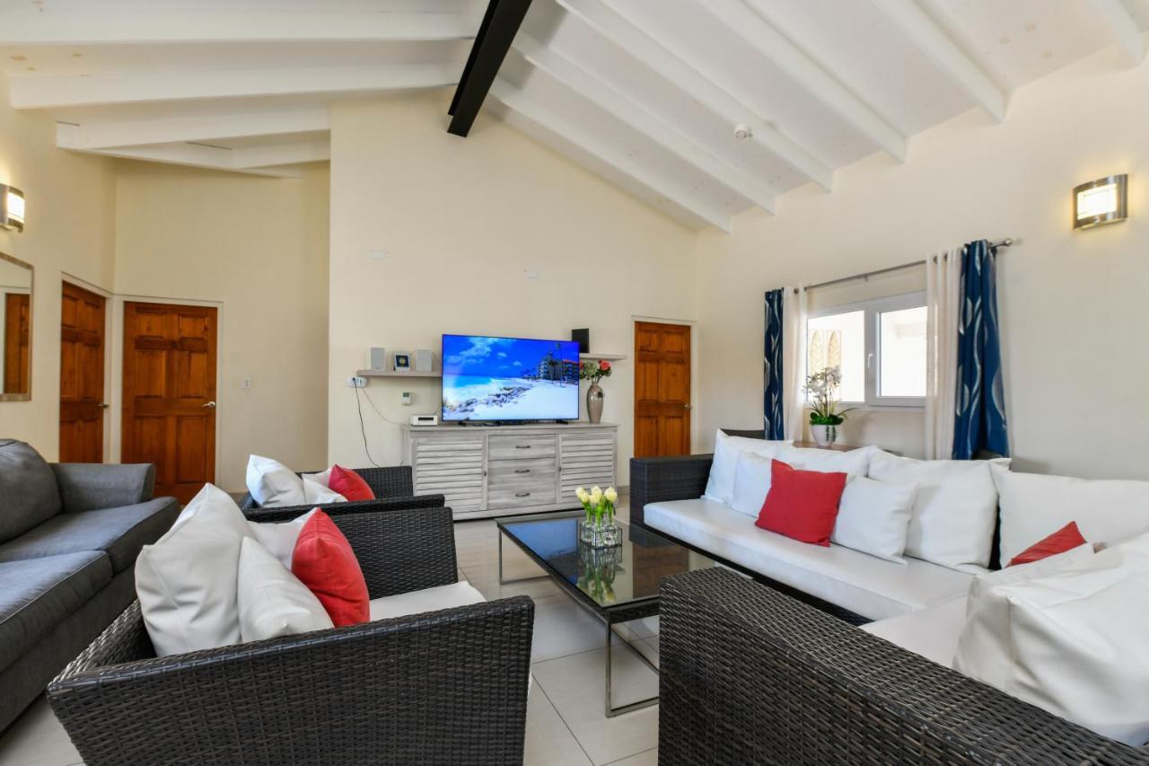 Villa Swiss Paradise With Private Pool Palm Beach Exteriör bild