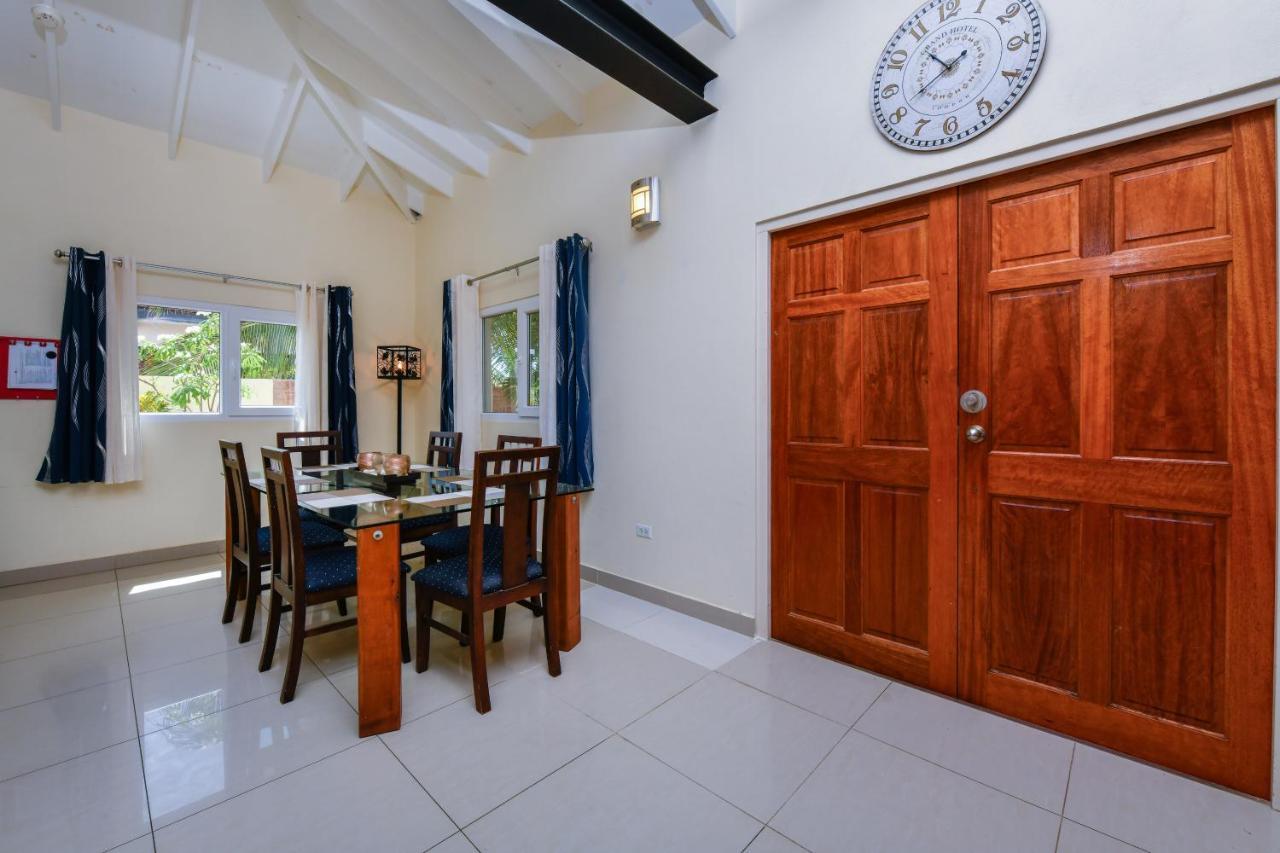 Villa Swiss Paradise With Private Pool Palm Beach Exteriör bild