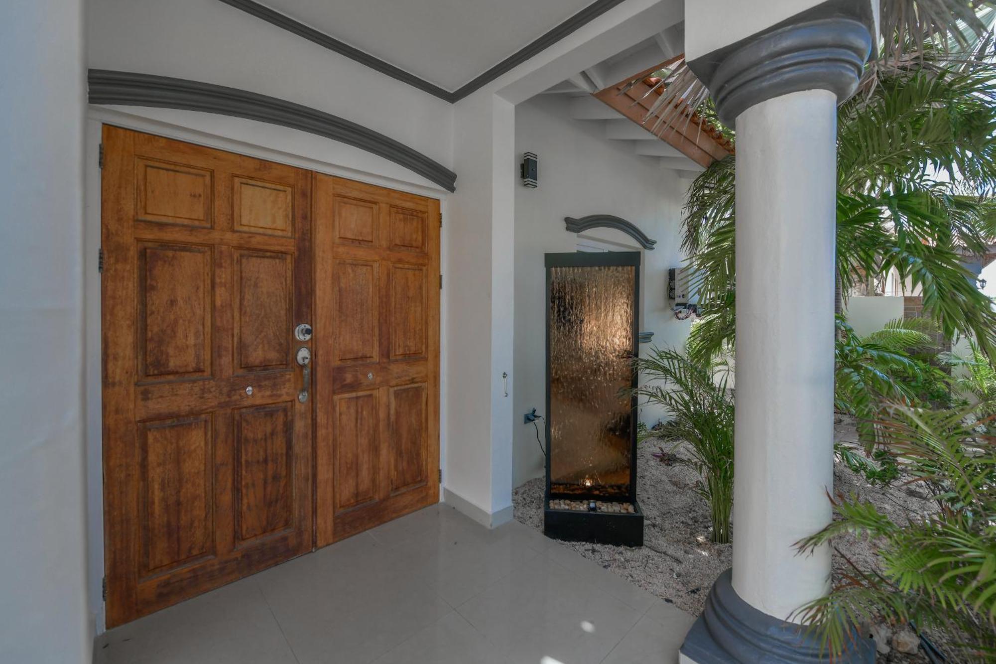 Villa Swiss Paradise With Private Pool Palm Beach Exteriör bild